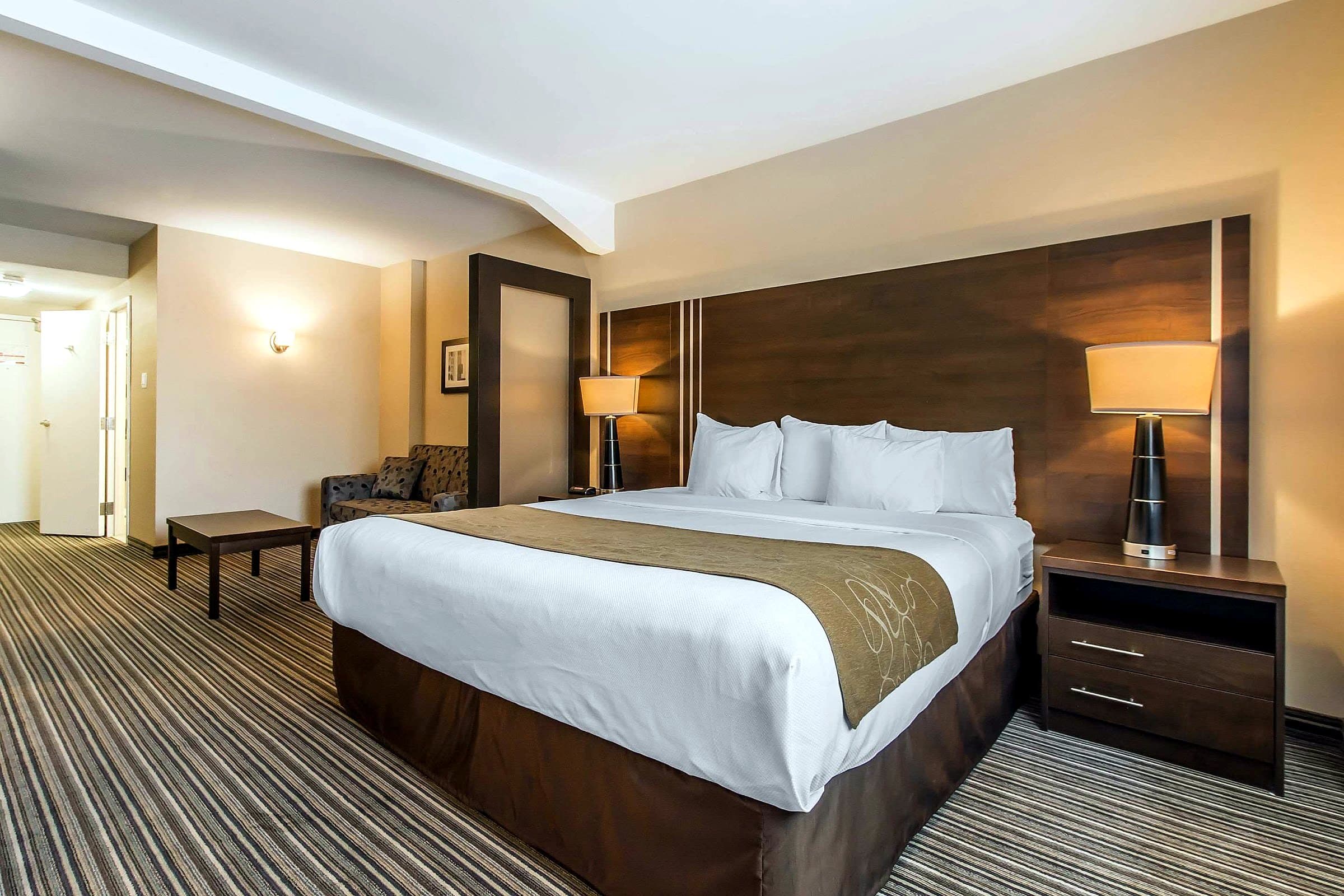 Comfort Suites Downtown Montreal