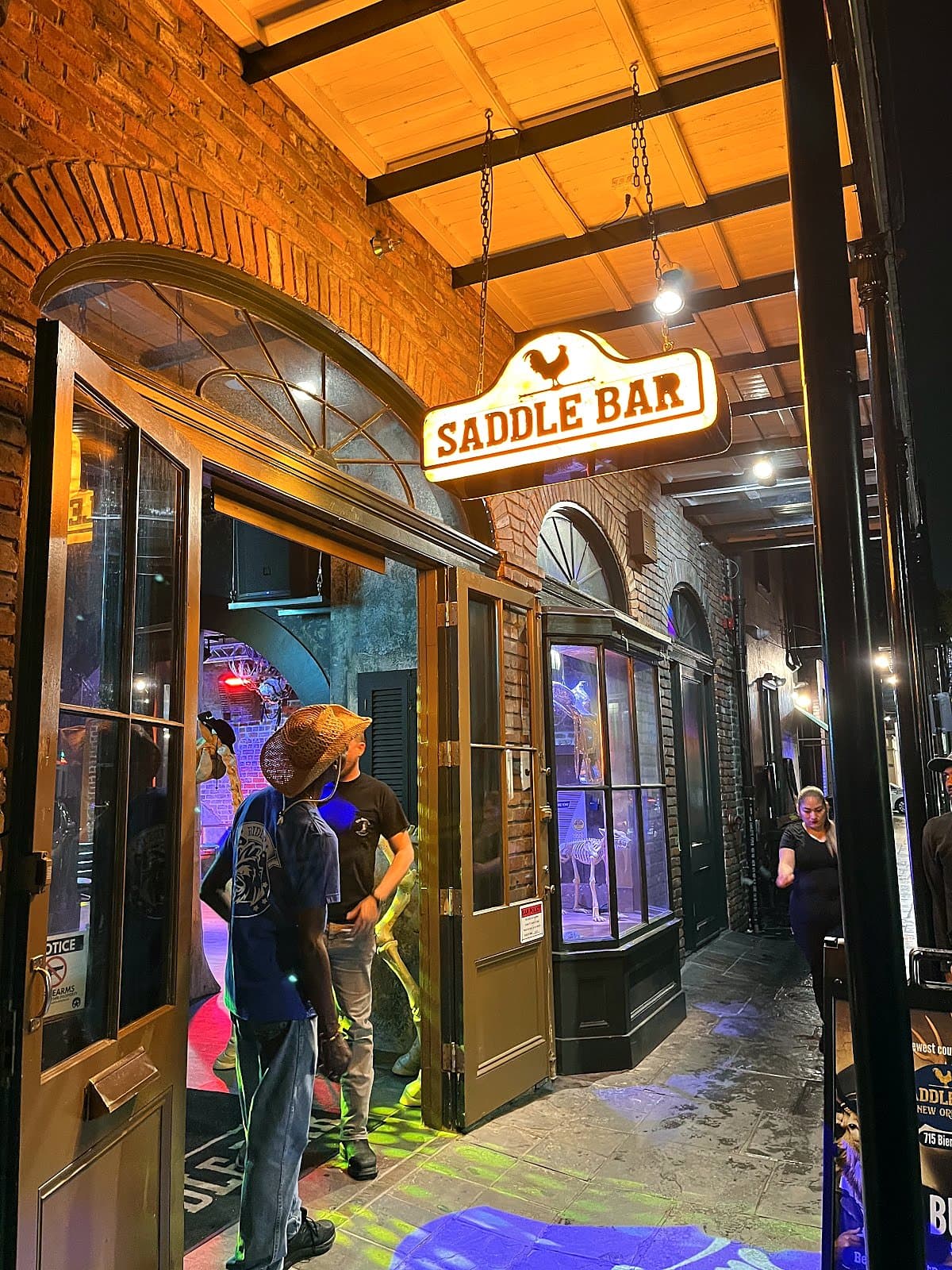 Saddle Bar