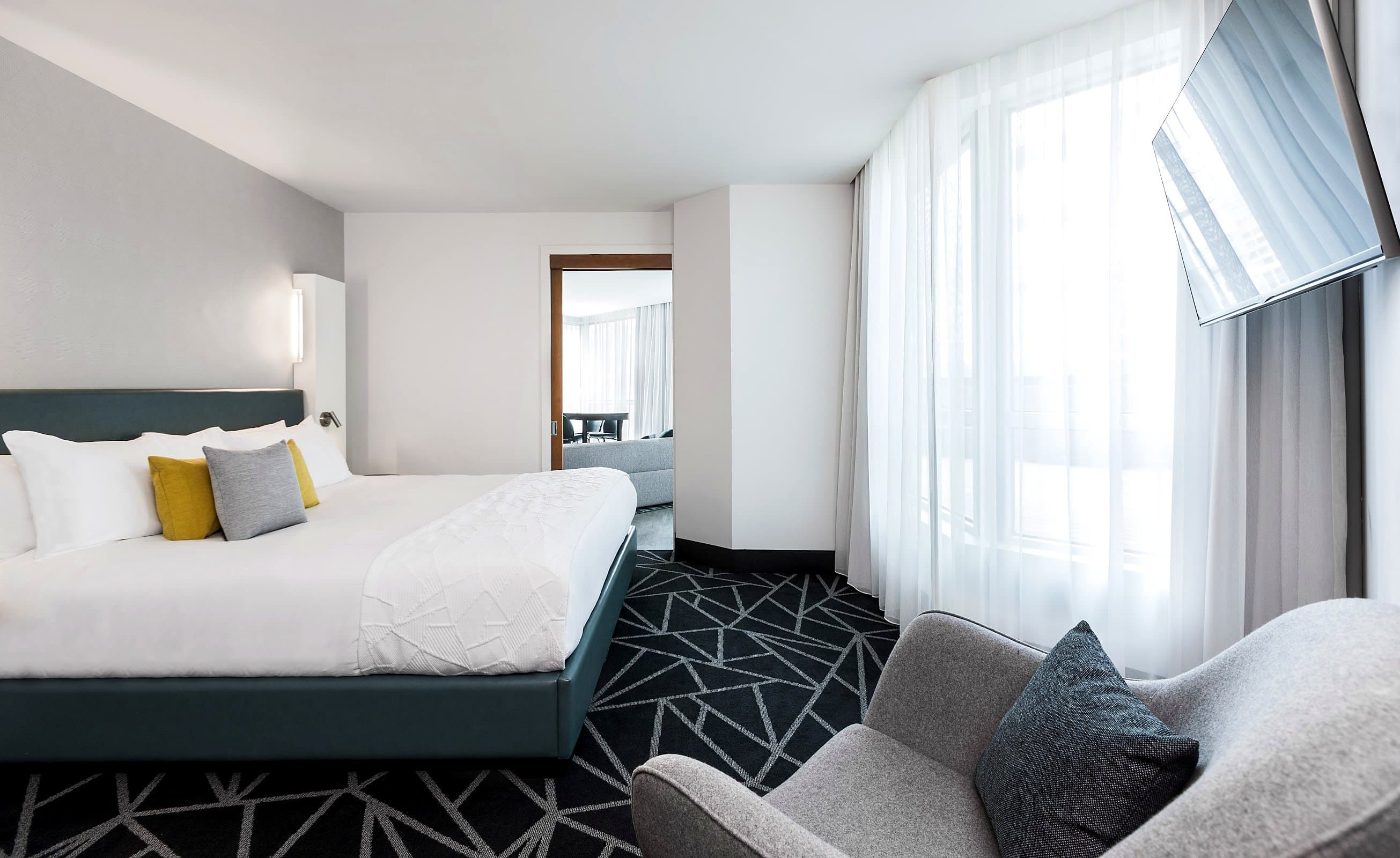 Warwick Le Crystal Montreal